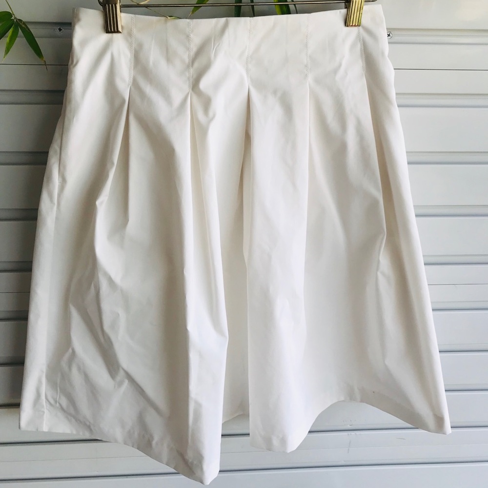 High Waisted Dry Stretch Tucked Skirt - Picture 2 of 8